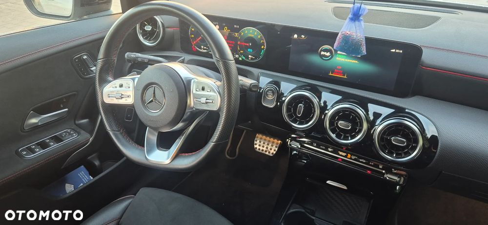 Mercedes-Benz CLA 250 e 8G-DCT AMG Line - 19