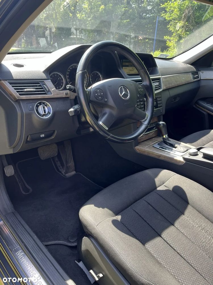 Mercedes-Benz Klasa E 200 CDI DPF BlueEFFICIENCY Automatik Elegance - 6