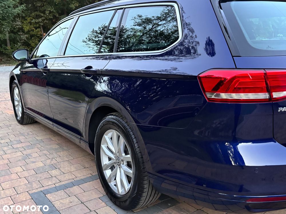 Volkswagen Passat 2.0 TDI SCR Elegance - 37