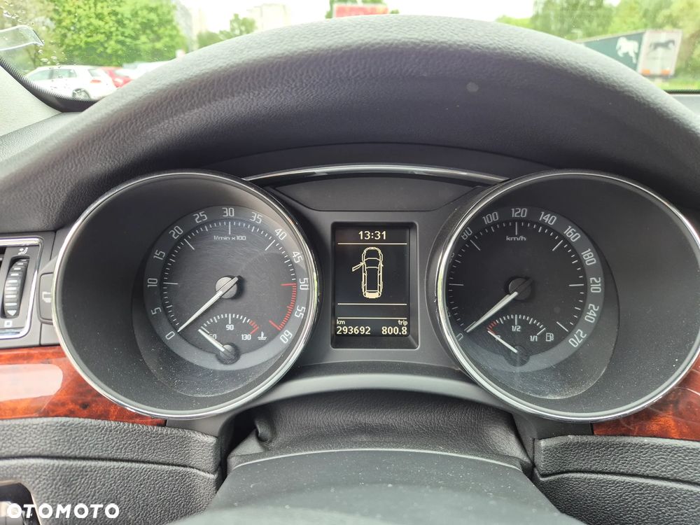 Skoda Superb 2.0 TDI DSG Elegance - 10