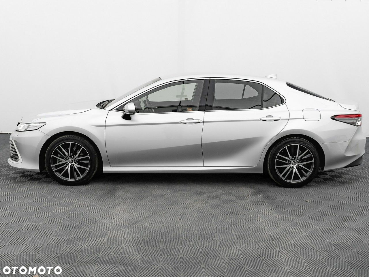 Toyota Camry 2.5 Hybrid Executive CVT - 10