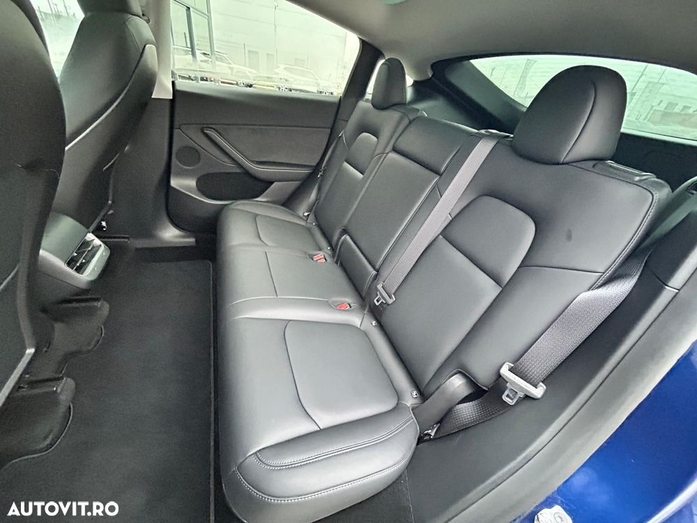 Tesla Model Y Long Range Dual Motor AWD - 17
