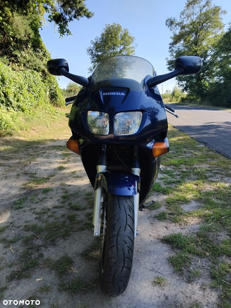 Honda VFR - 8