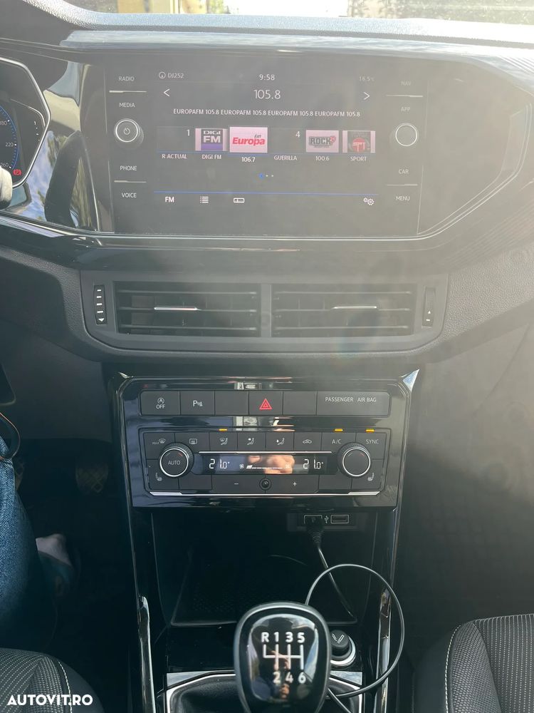 Volkswagen T-Cross - 14