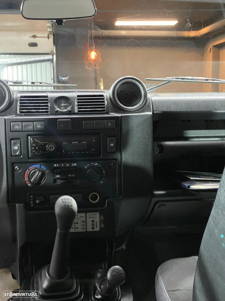 Land Rover Defender 110 DPF E - 9