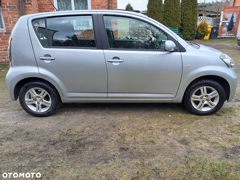 Daihatsu Sirion 1.3 - 6