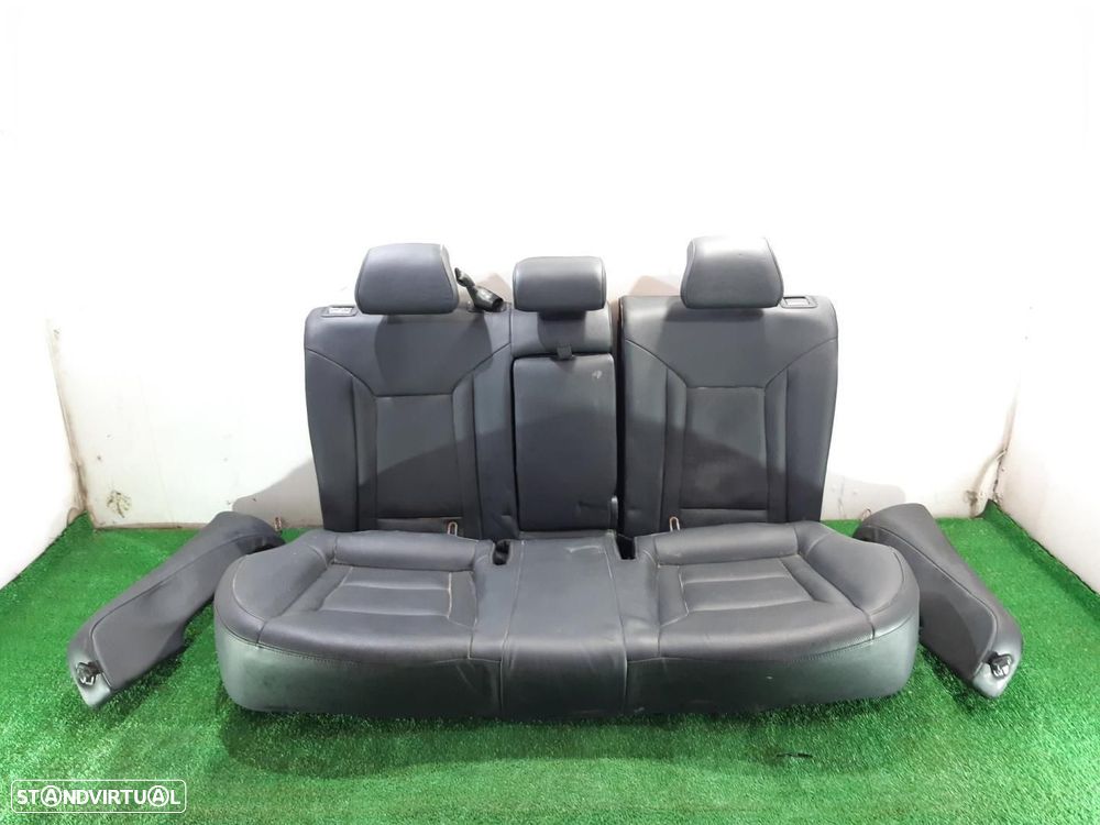 BANCOS TRASEIROS HYUNDAI I40 - 1