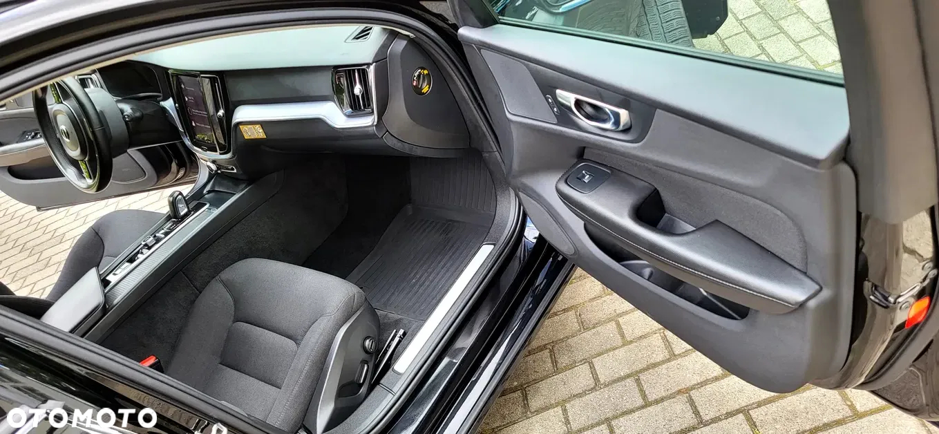 Volvo V60 D4 Momentum - 16