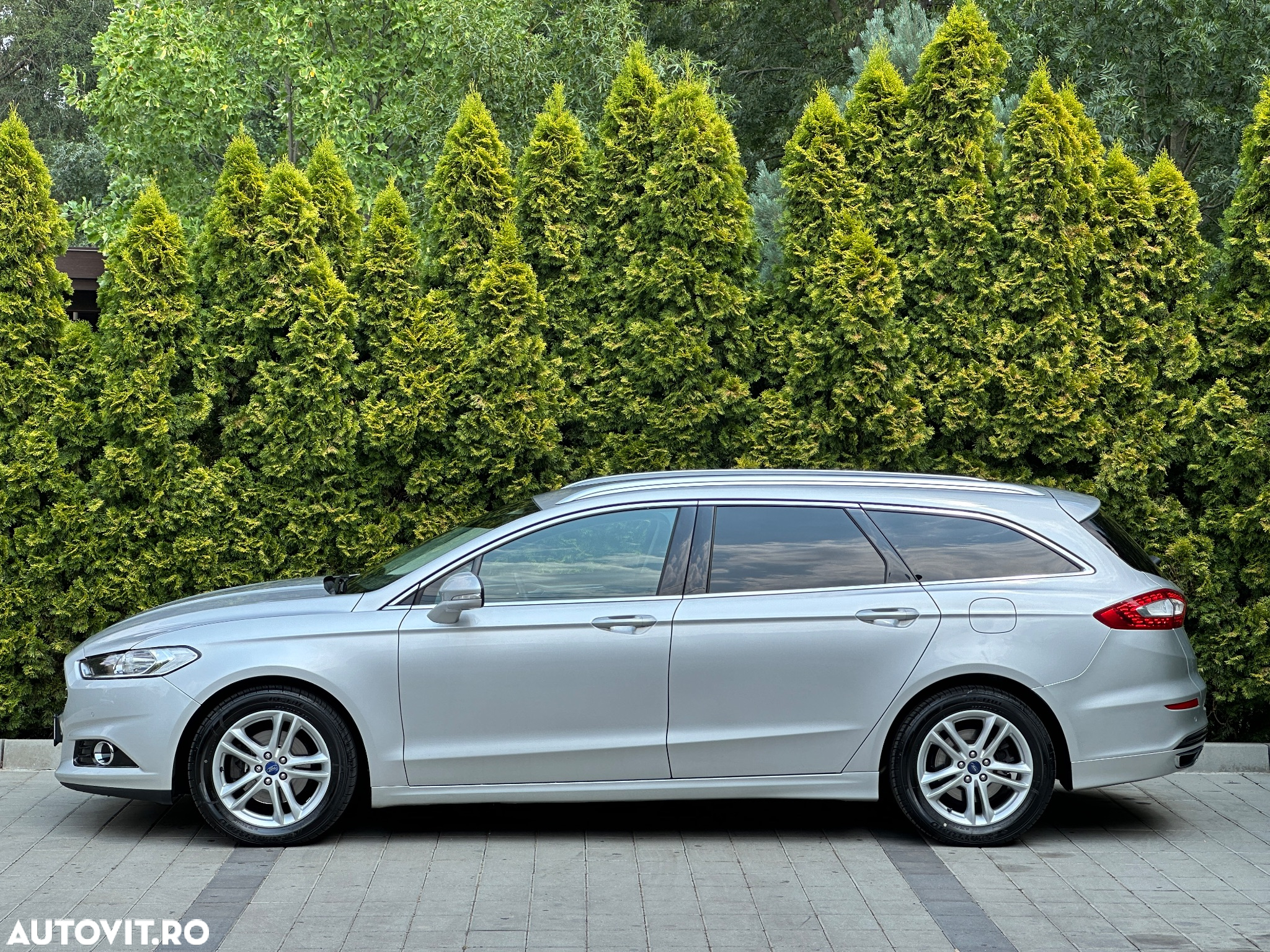 Ford Mondeo - 8