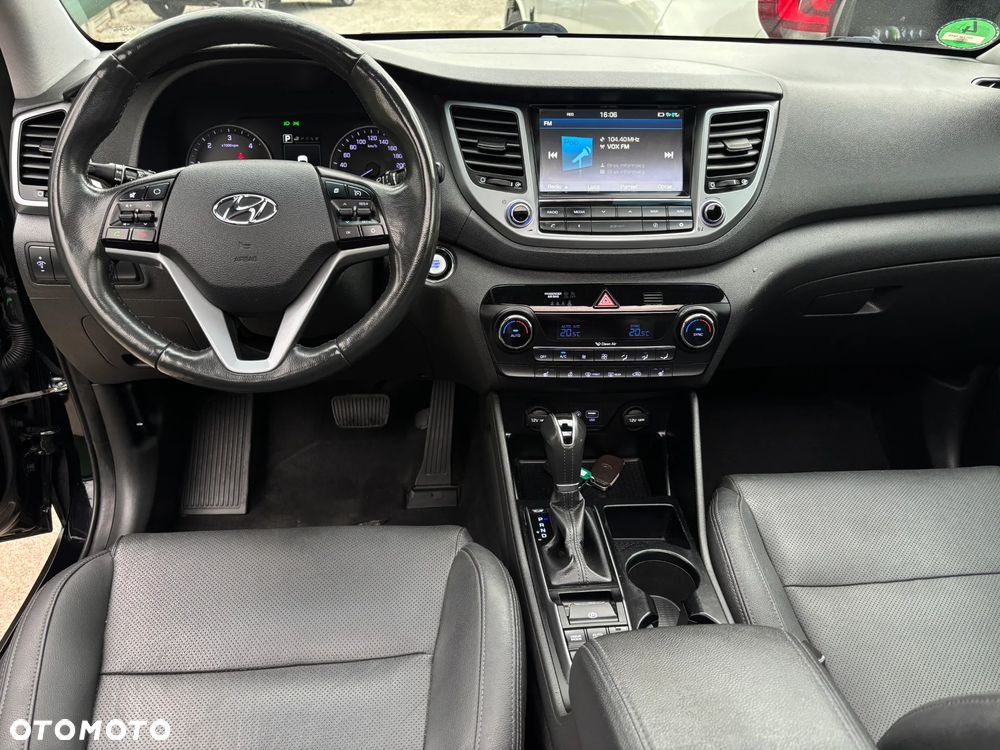 Hyundai Tucson 2.0 CRDi 4WD Automatik 25 Jahre - 19