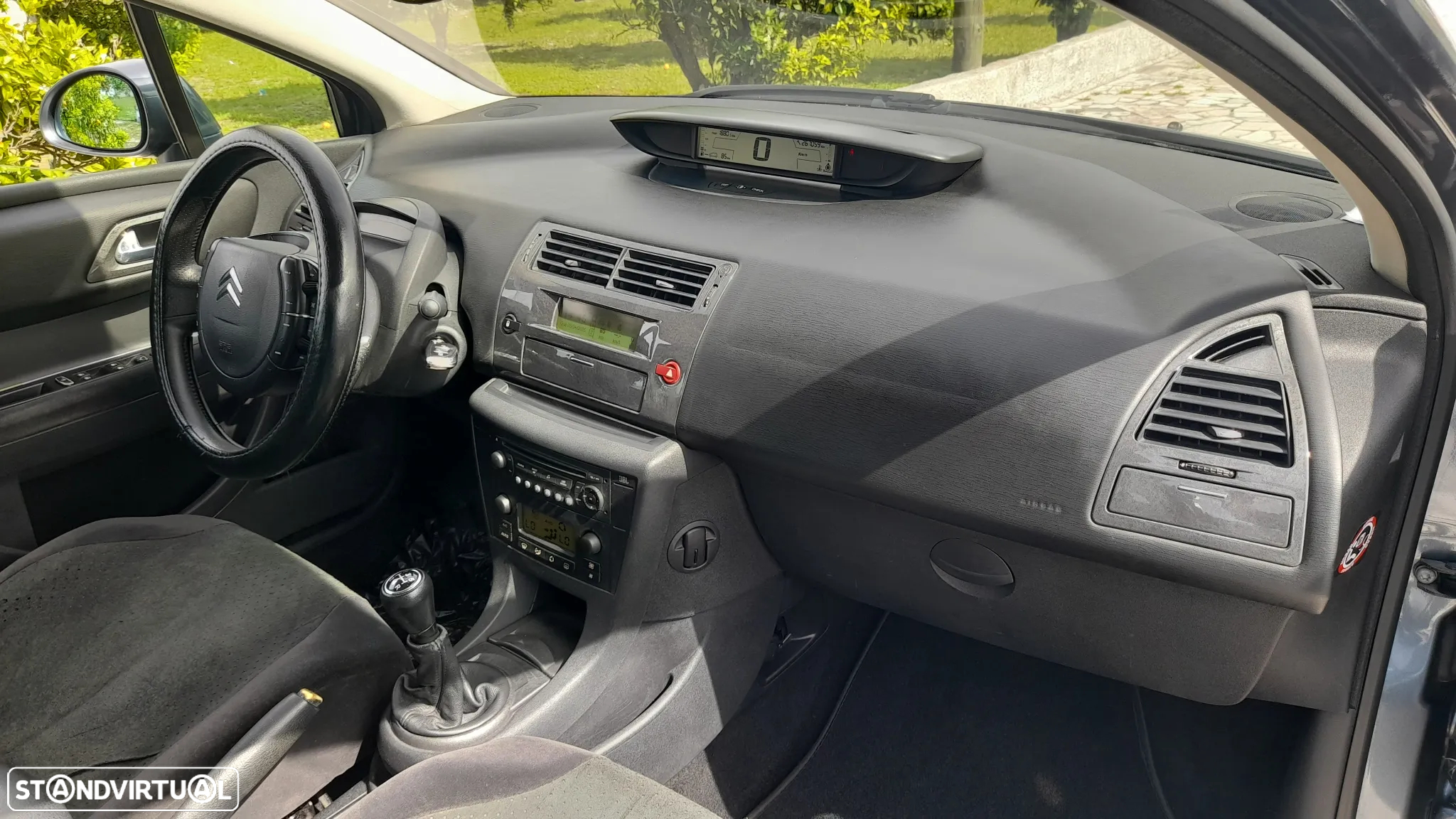 Citroën C4 1.6 HDi 110 Exclusive - 33
