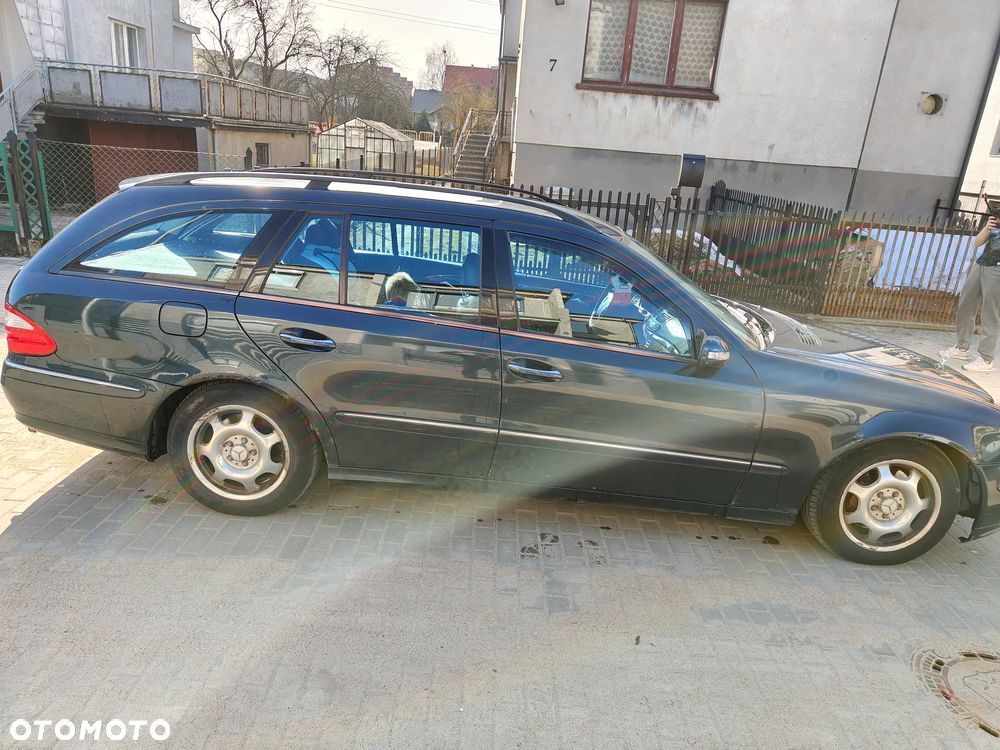 Mercedes-Benz Klasa E 320 CDI T Avantgarde - 13