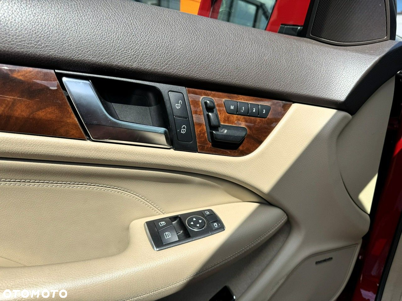 Mercedes-Benz Klasa C 250 Coupe (BlueEFFICIENCY) 7G-TRONIC - 13