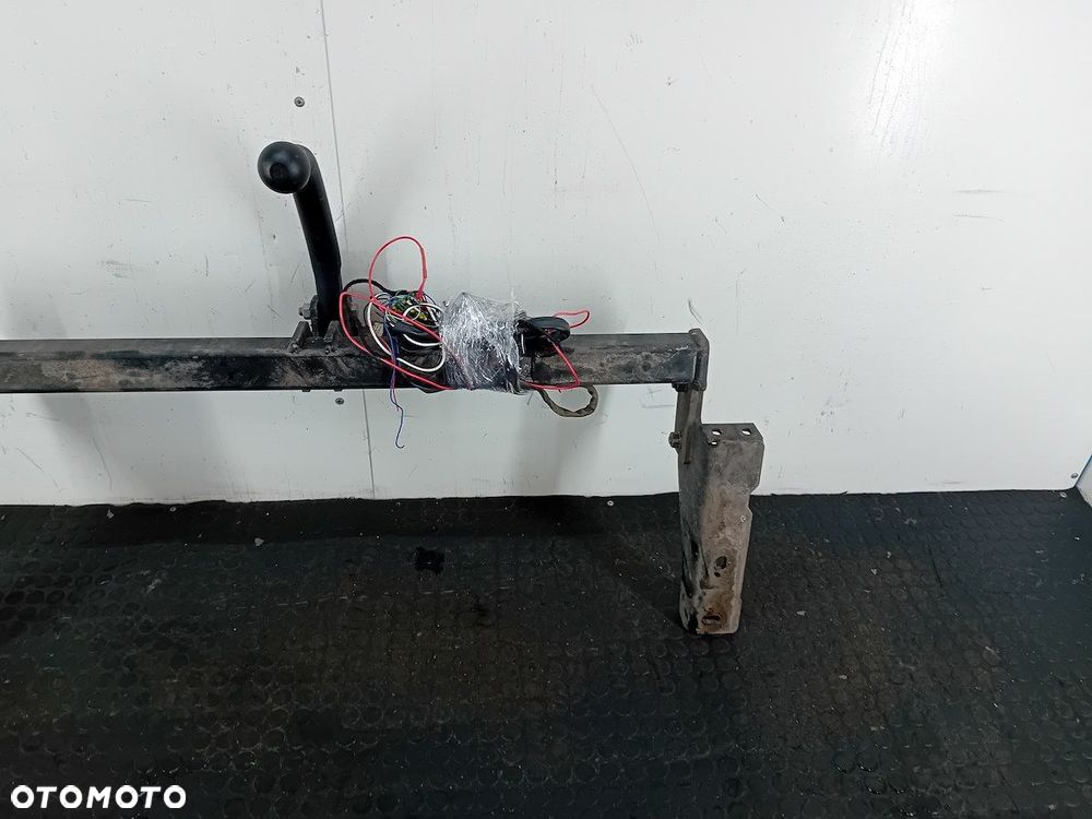 HAK HOLOWNICZY PEUGEOT 308 I HATCHBACK - 7