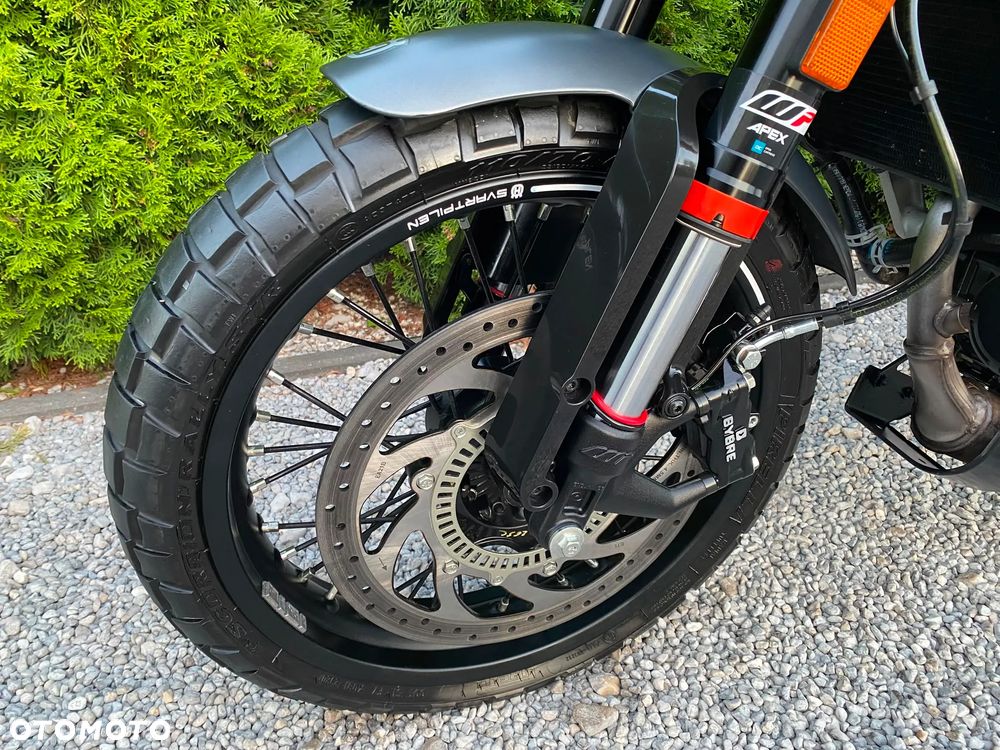 Husqvarna Svartpilen - 12