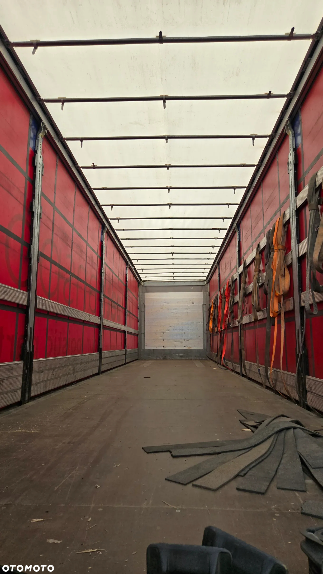 Schmitz Cargobull Firanka z koszem na palety - 10
