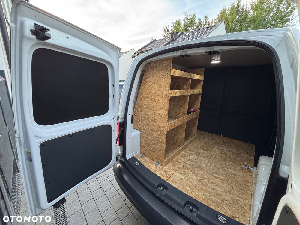 Volkswagen Caddy - 11