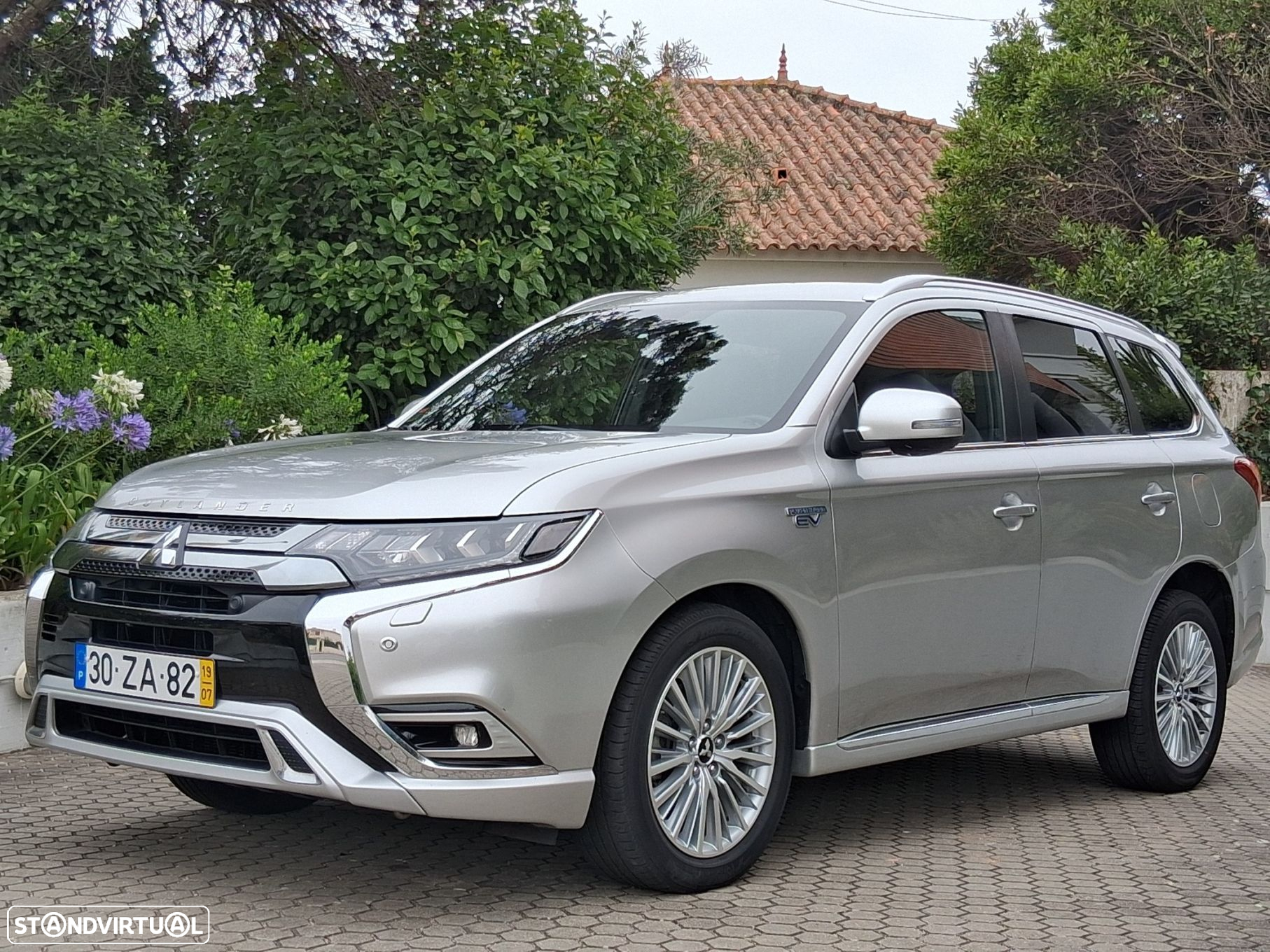 Mitsubishi Outlander 2.4 PHEV Intense - 3