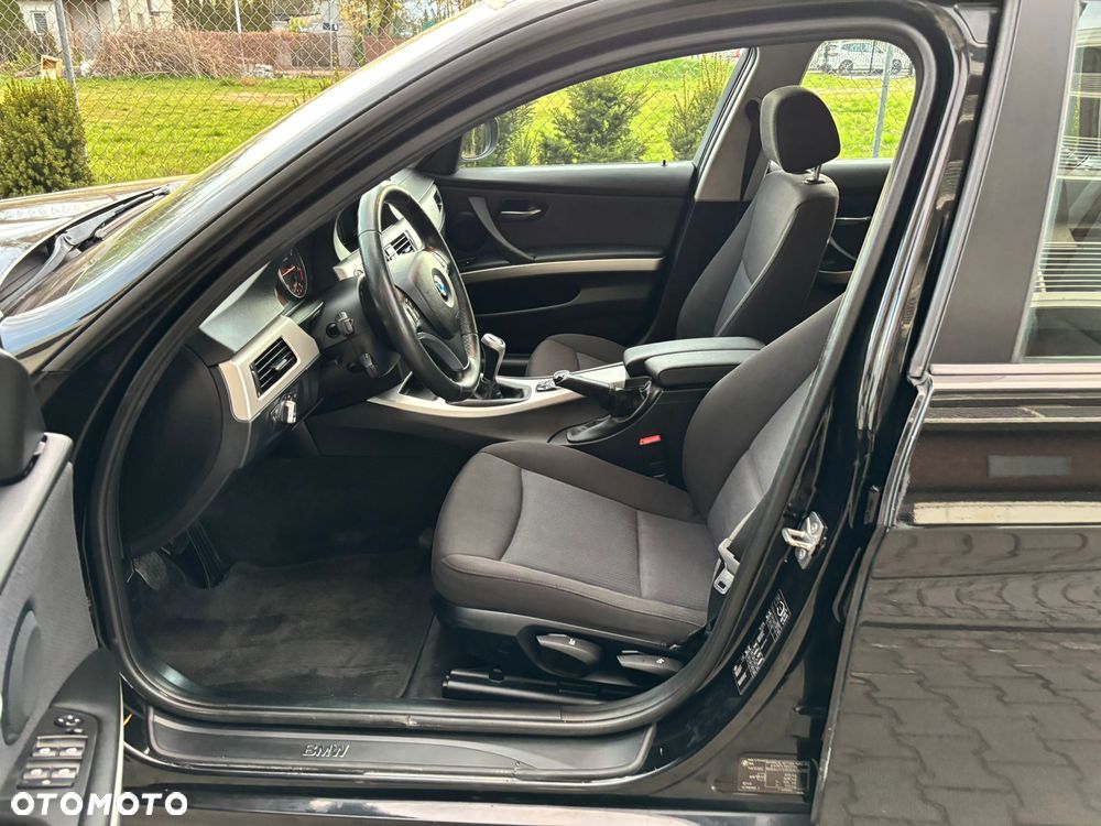 BMW Seria 3 318d - 6