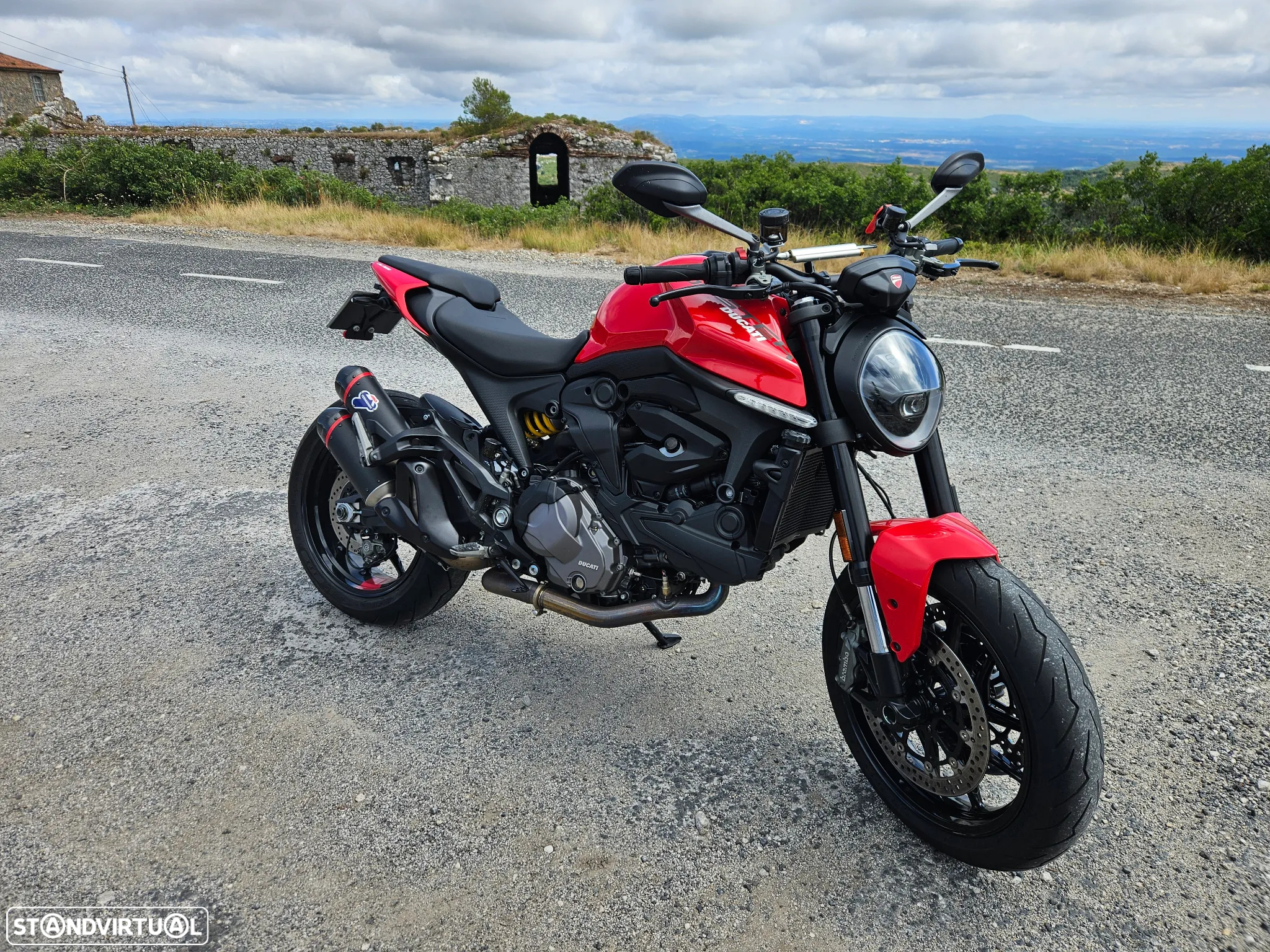 Ducati Monster 937 - 2