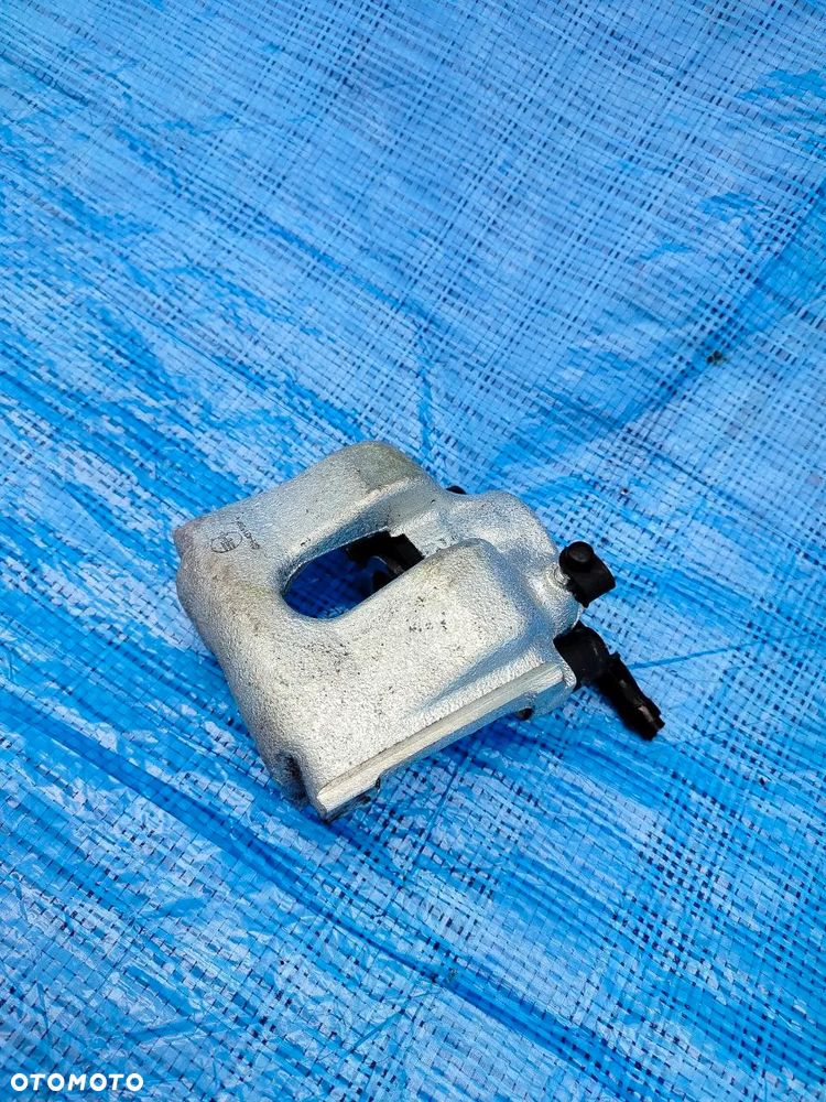 Zacisk hamulcowy prawy PRZÓD PRZEDNI BMW 3 E46 - 3