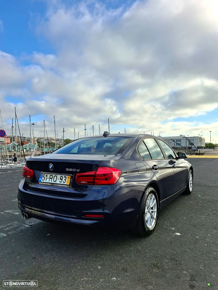BMW 320 d Line Luxury Auto - 4