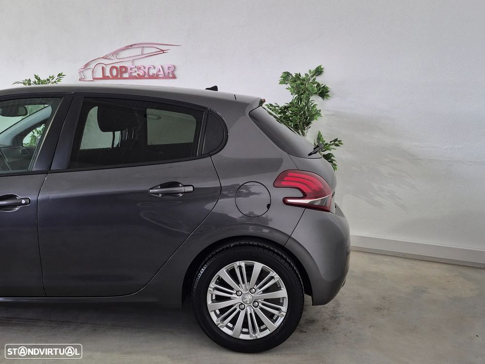 Peugeot 208 1.2 PureTech Signature - 3