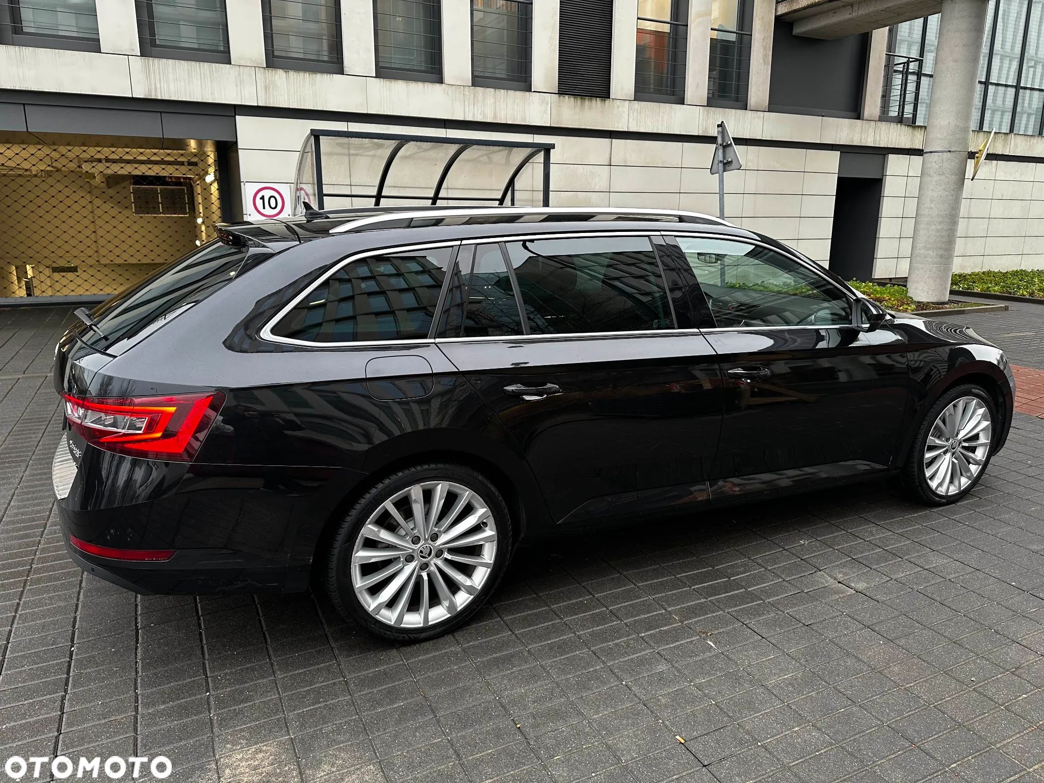 Skoda Superb 2.0 TDI 4x4 Style DSG - 1