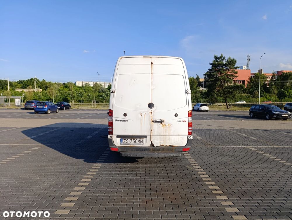 Mercedes-Benz Sprinter - 10