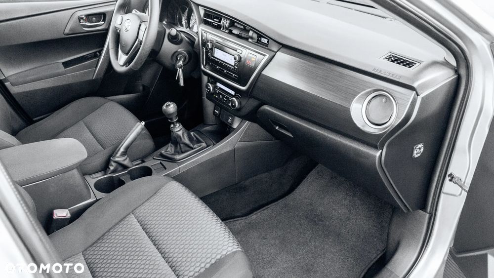 Toyota Auris 1.33 VVT-i Life+ - 27