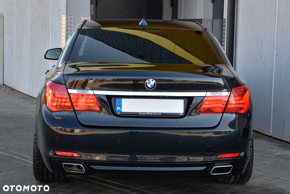 BMW Seria 7 740d Edition Exclusive - 24