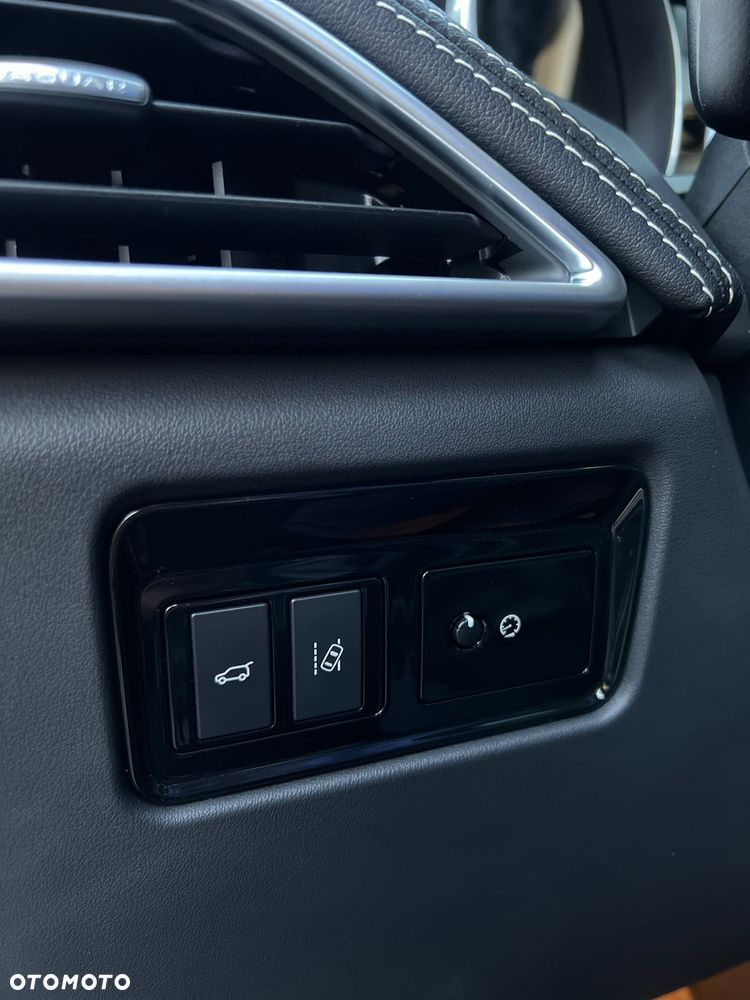 Jaguar F-Pace 2.0 i4D AWD R-Sport - 32