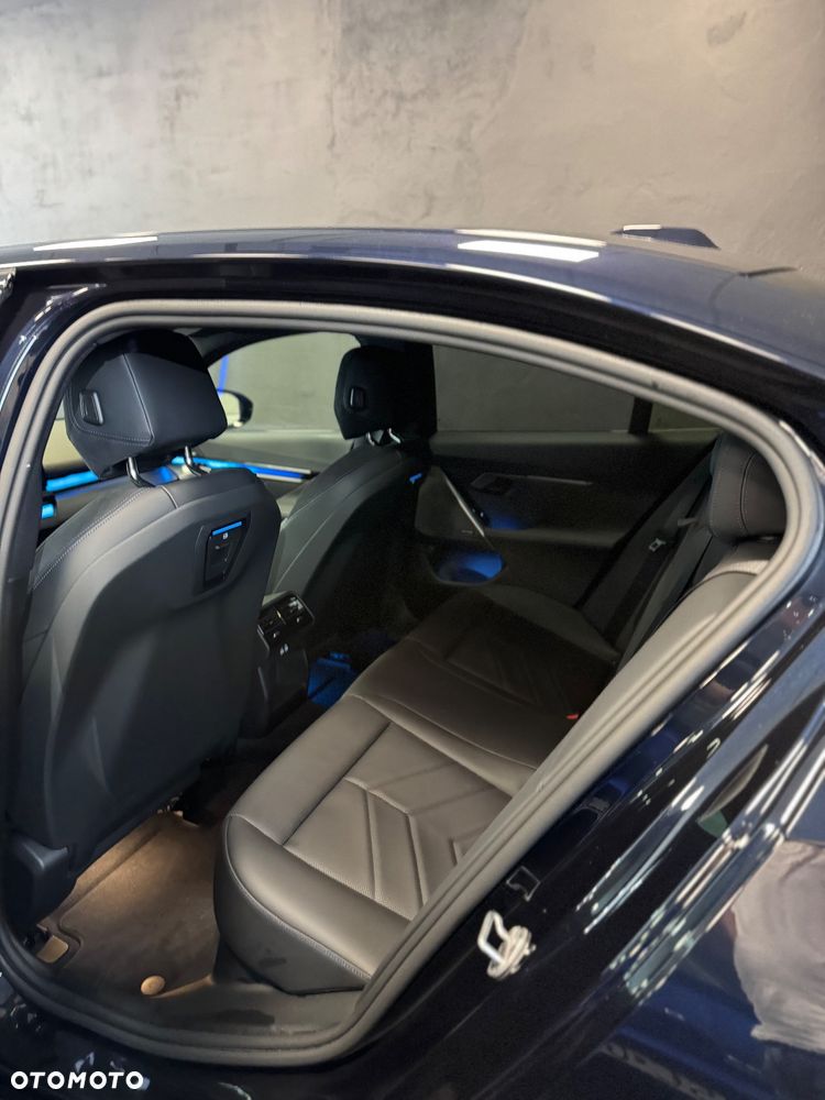 BMW Seria 5 520d xDrive mHEV - 20