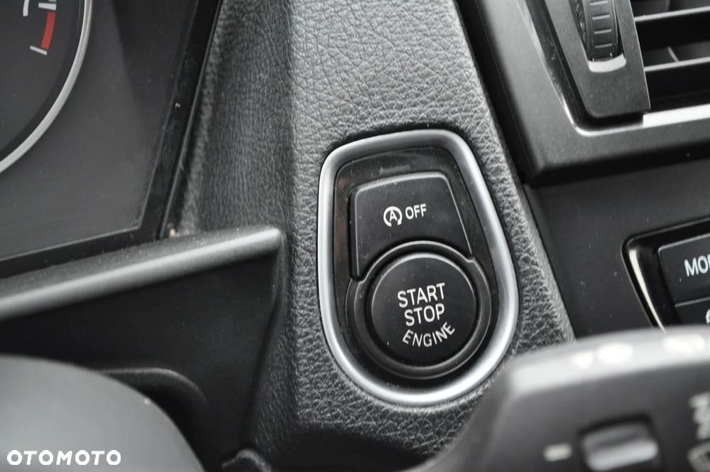 BMW Seria 1 116i - 25