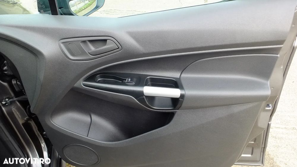 Ford Transit Conect - 32