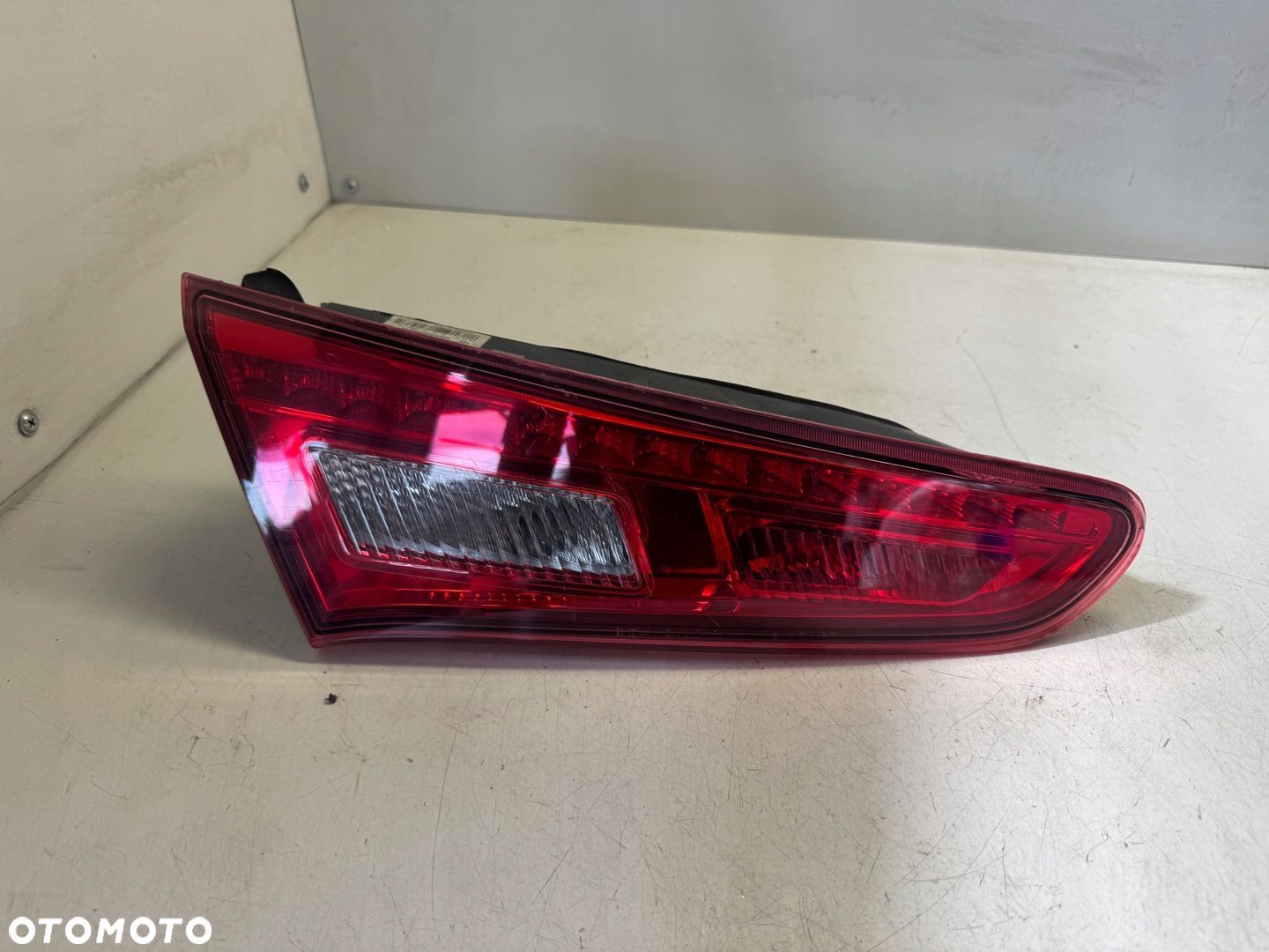 ALFA ROMEO GIULIETTA LAMPA LEWY TYŁ W KLAPĘ 50513401 - 1