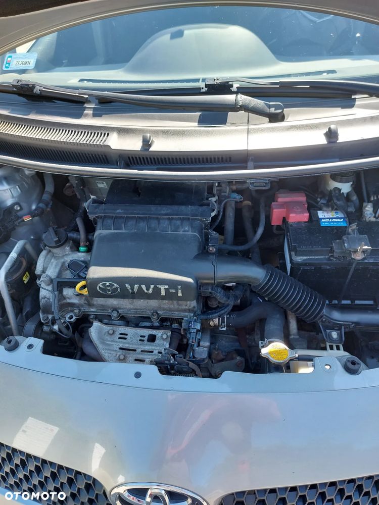 Toyota Yaris 1.3 Luna Gold - 12