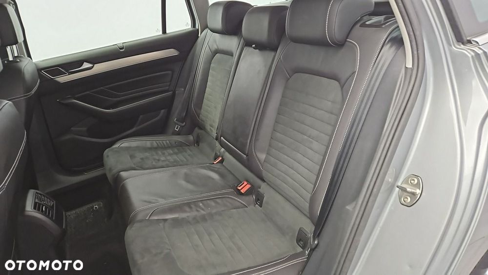 Volkswagen Passat Variant 2.0 TDI Elegance DSG - 21