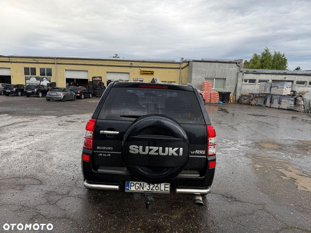 Suzuki Grand Vitara 2.0 - 11