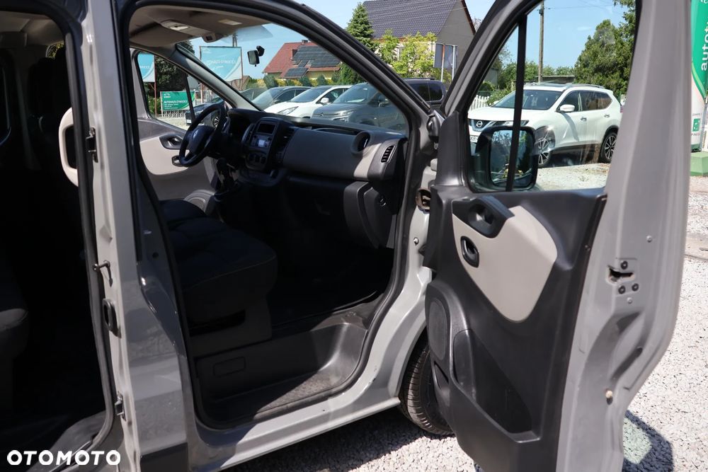 Renault Trafic Grand 1.6 dCi - 11
