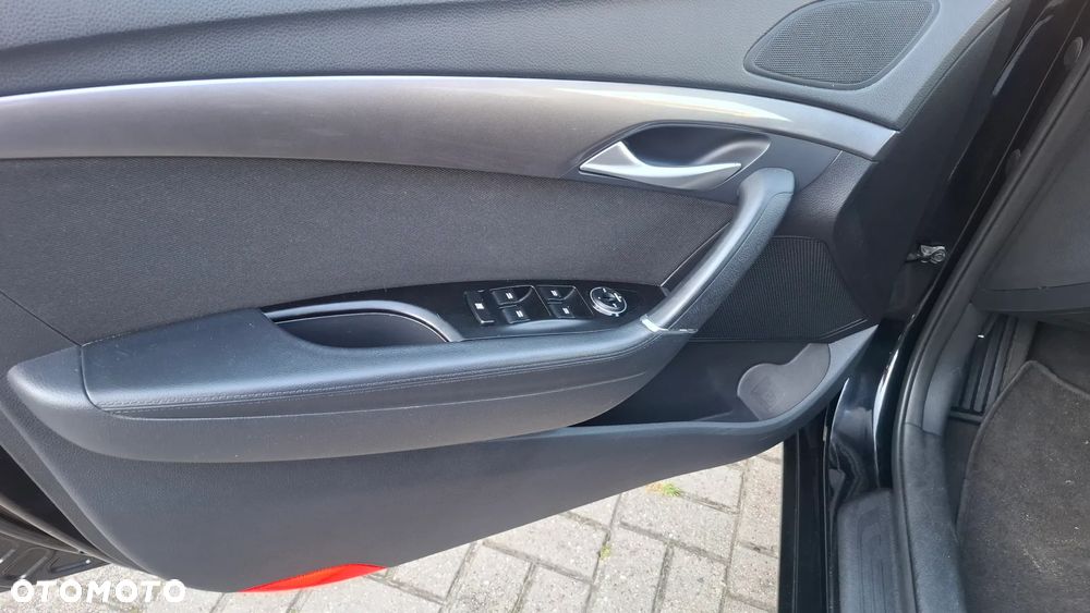 Hyundai i40 Kombi blue 1.6 Family+ - 14