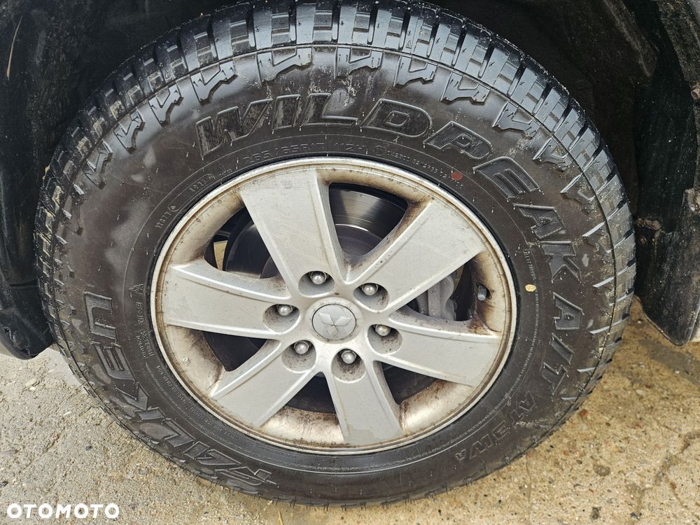 Mitsubishi Pajero - 6