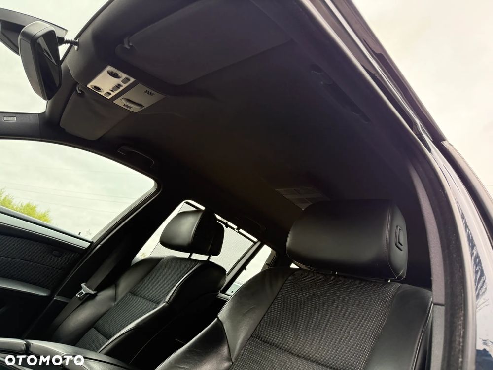 BMW Seria 5 520d Touring Edition Sport - 35