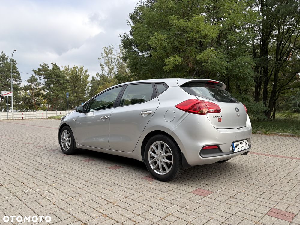 Kia Ceed 1.6 GDI L - 4