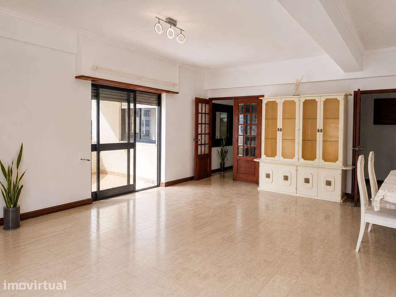 Apartamento T2 com Garagem e Varanda no Lumia - Grande imagem: 4/32