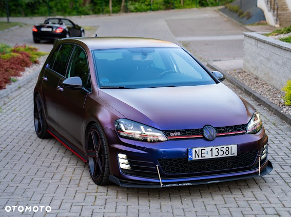 Volkswagen Golf - 4