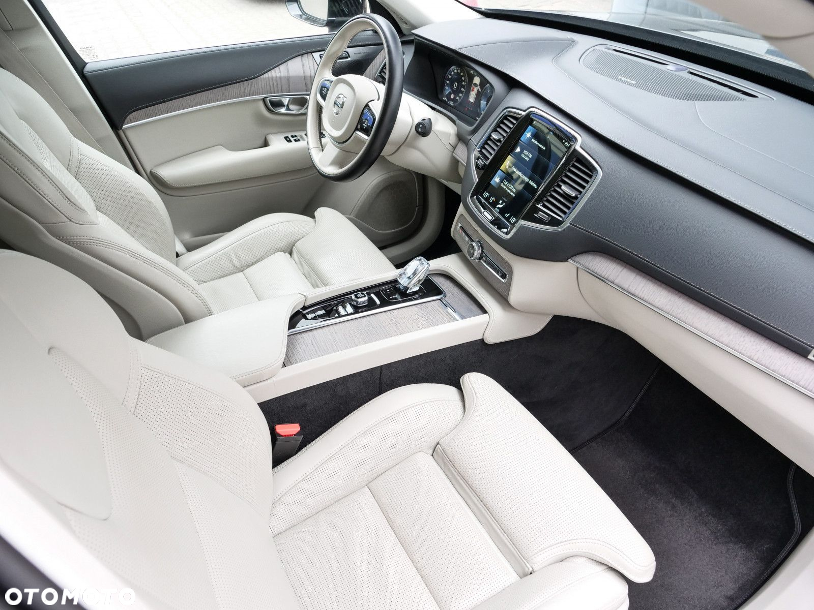 Volvo XC 90 - 33