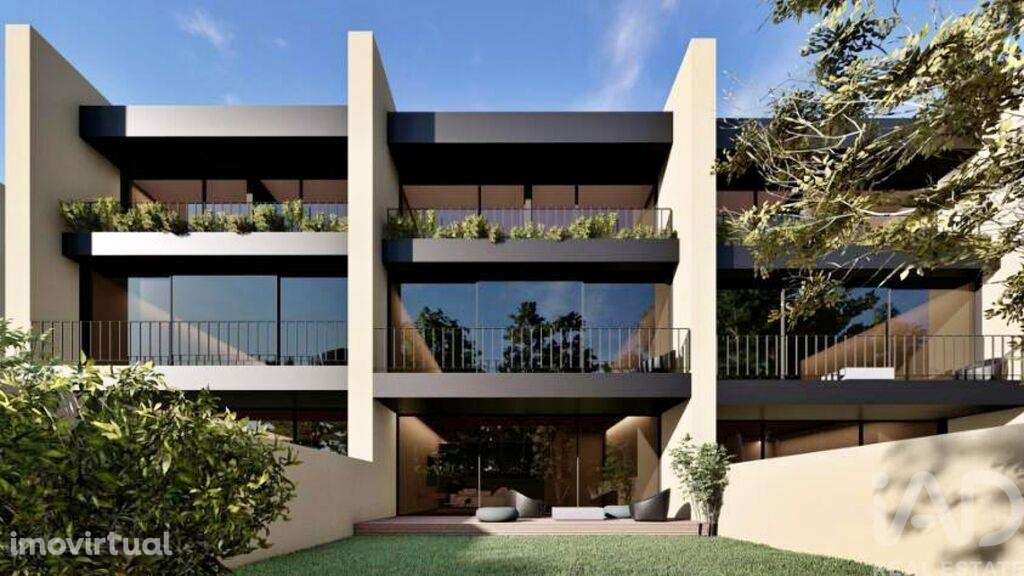 Casa T3 em Fânzeres e São Pedro da Cova de 195,00 m2 - Grande imagem: 3/25