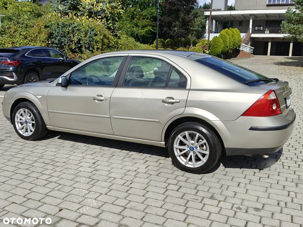 Ford Mondeo 1.8 Gold X - 20
