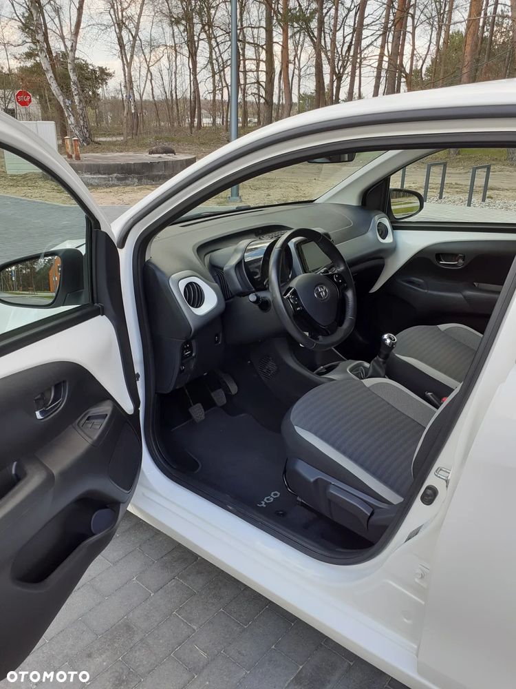 Toyota Aygo x-play connect - 12